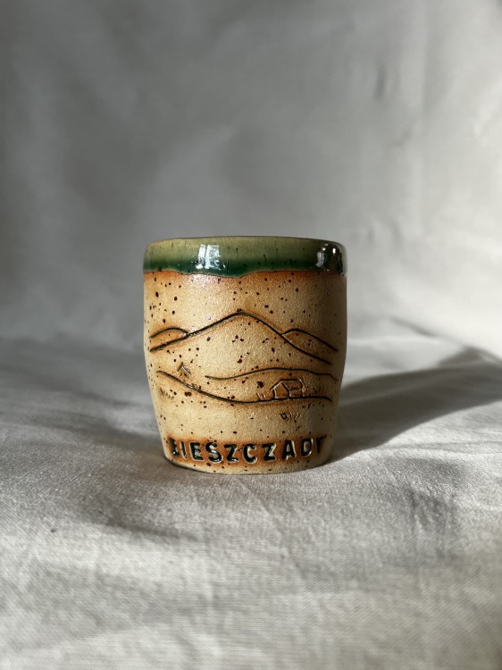 czarka ceramiczna z napisem Bieszczady