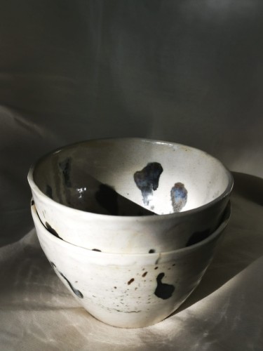 ceramiczna beżowa miska w ciapki