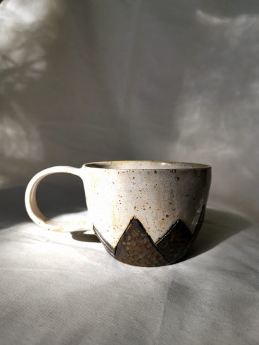 Kubek ceramiczny z górami