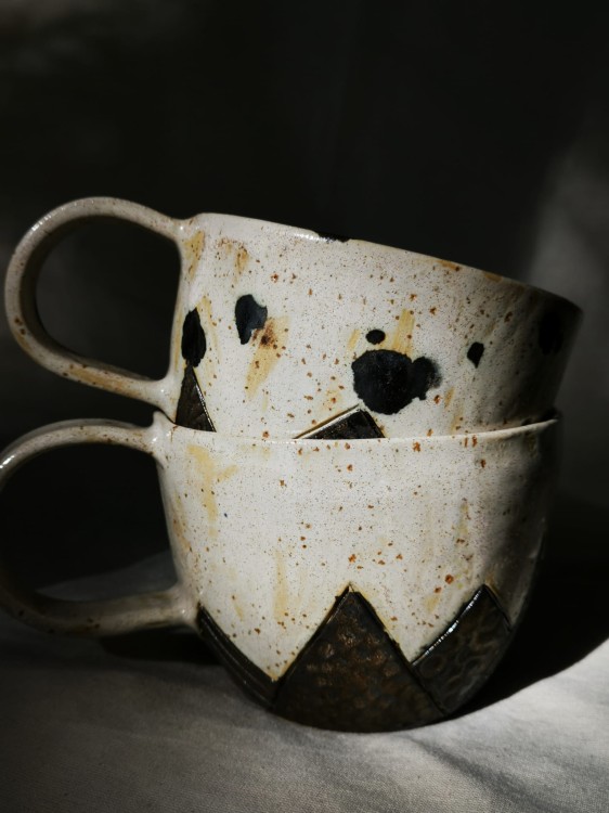 Kubek ceramiczny z górami